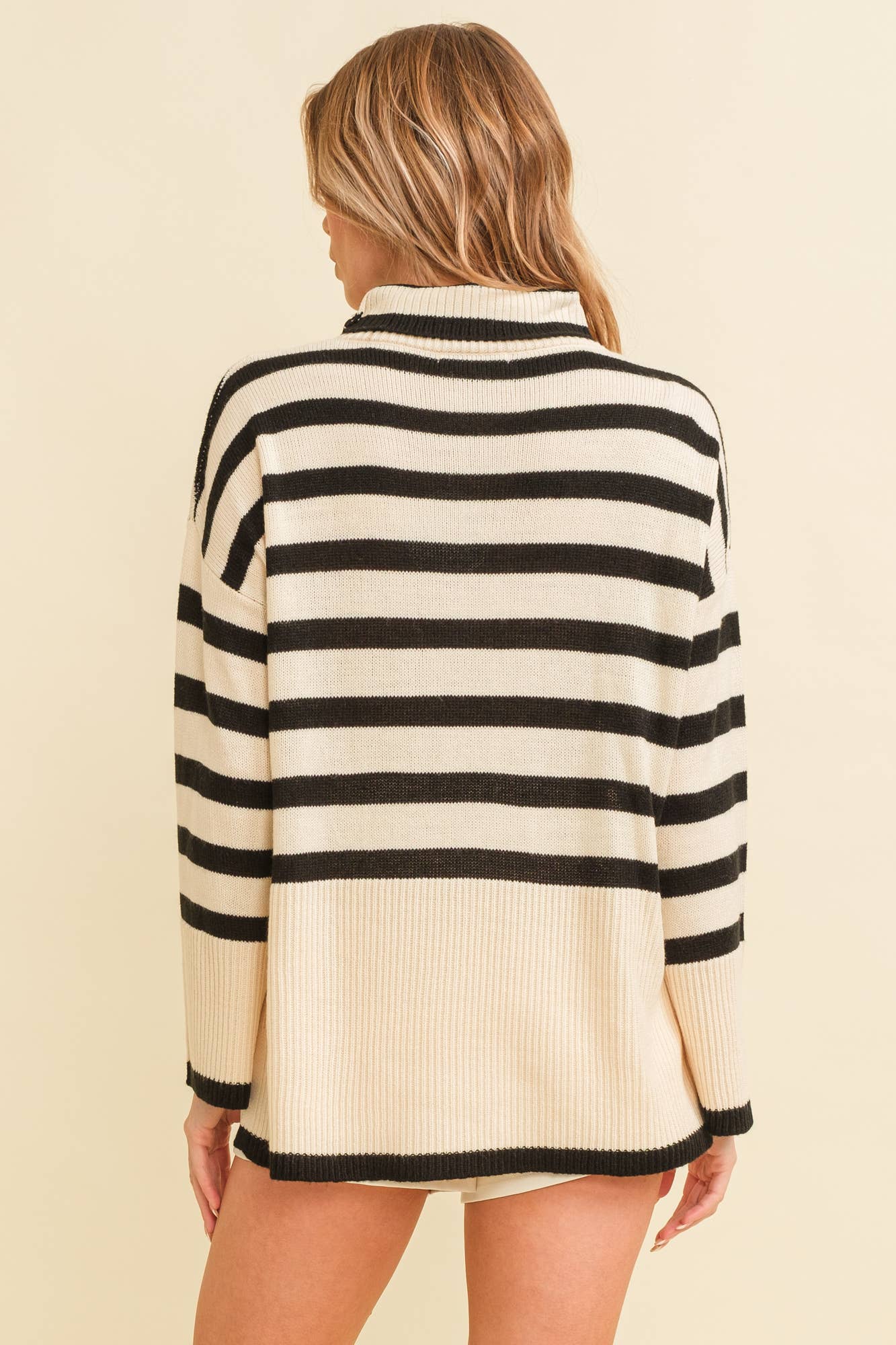 STRIPED TURTLE NECK SWEATER
