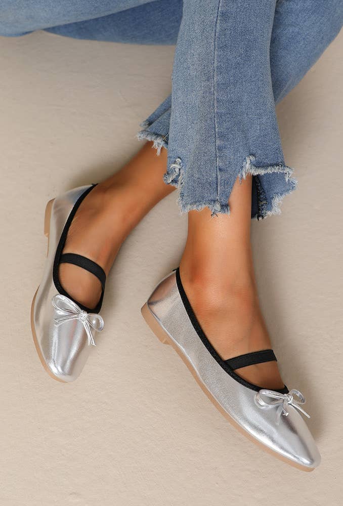 Flat ballet shoes