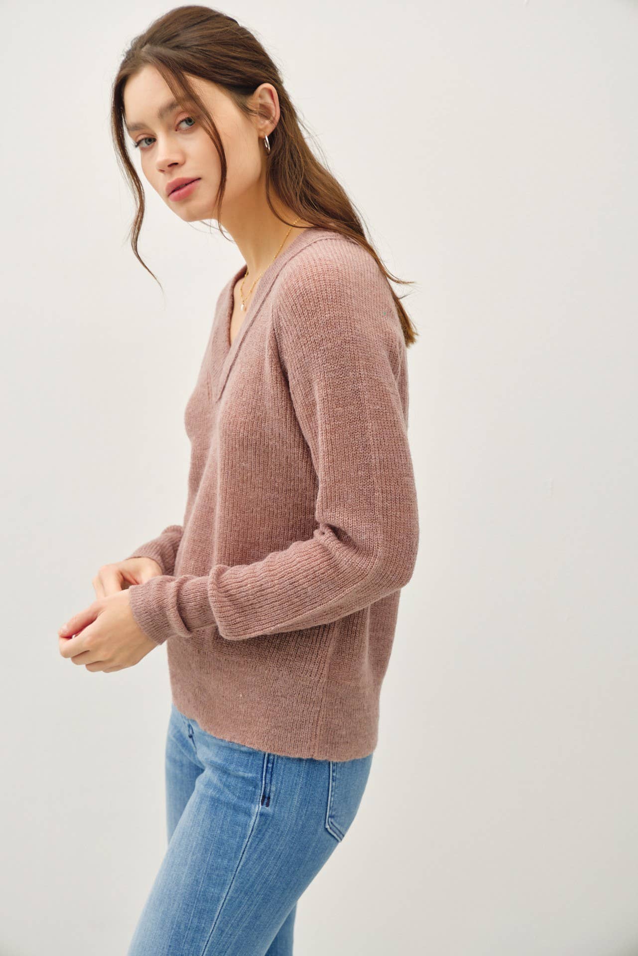 WOOL BLEND LIGHTWEIGHT VARSITY STYLE SWEATER