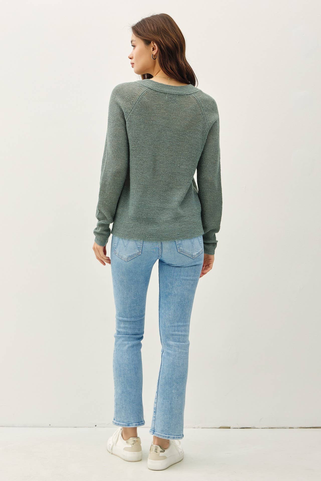 WOOL BLEND LIGHTWEIGHT VARSITY STYLE SWEATER