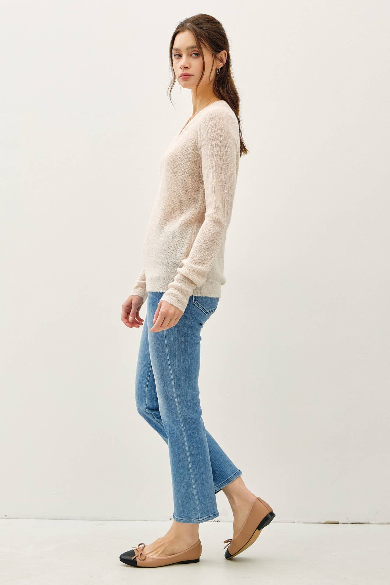 WOOL BLEND LIGHTWEIGHT VARSITY STYLE SWEATER