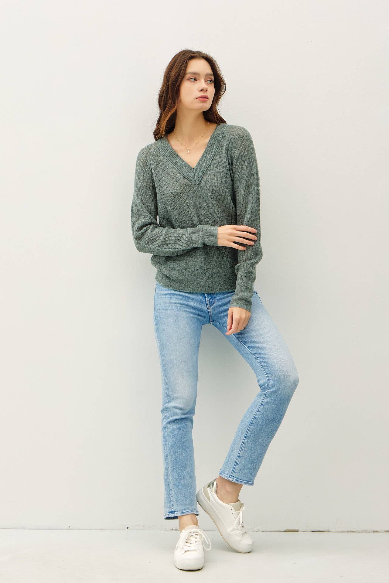 WOOL BLEND LIGHTWEIGHT VARSITY STYLE SWEATER