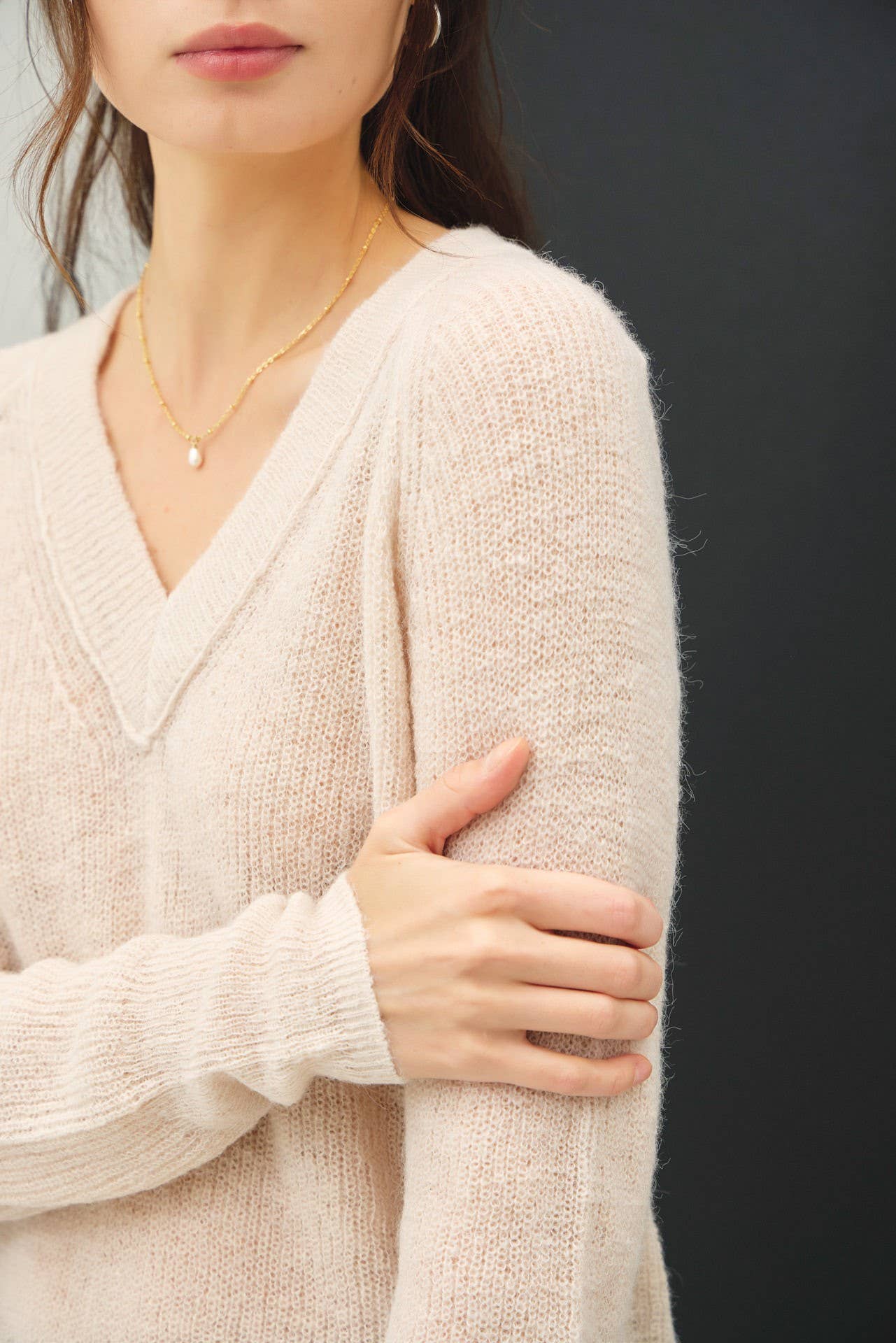 WOOL BLEND LIGHTWEIGHT VARSITY STYLE SWEATER