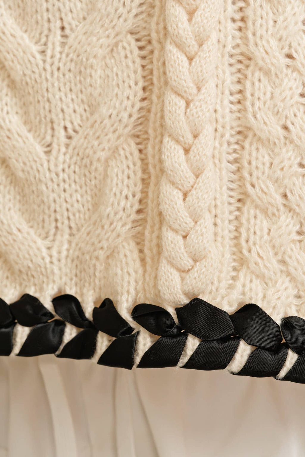 CABLE KNIT DROP SHOULDER CONTRAST STITCH SWEATER