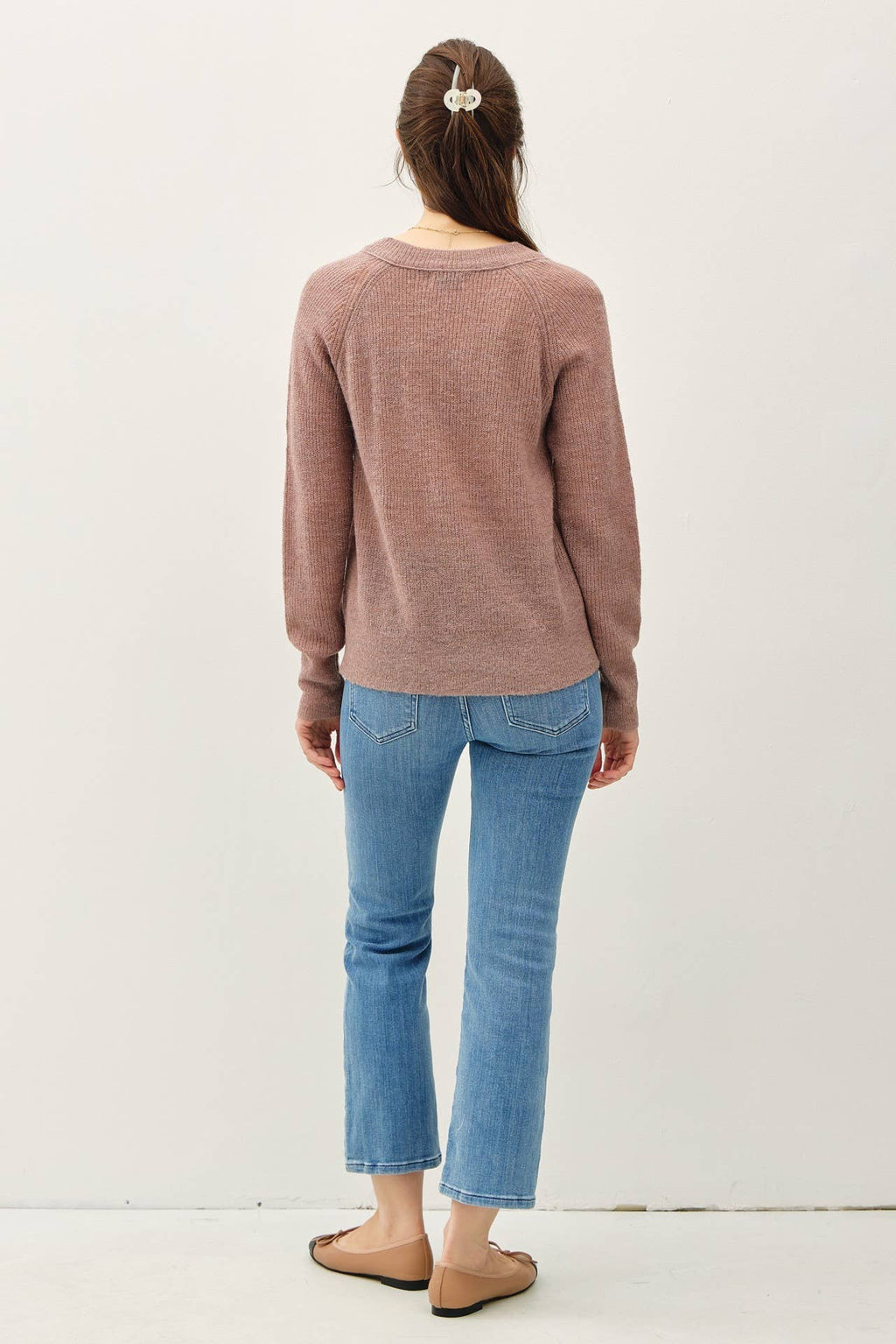WOOL BLEND LIGHTWEIGHT VARSITY STYLE SWEATER
