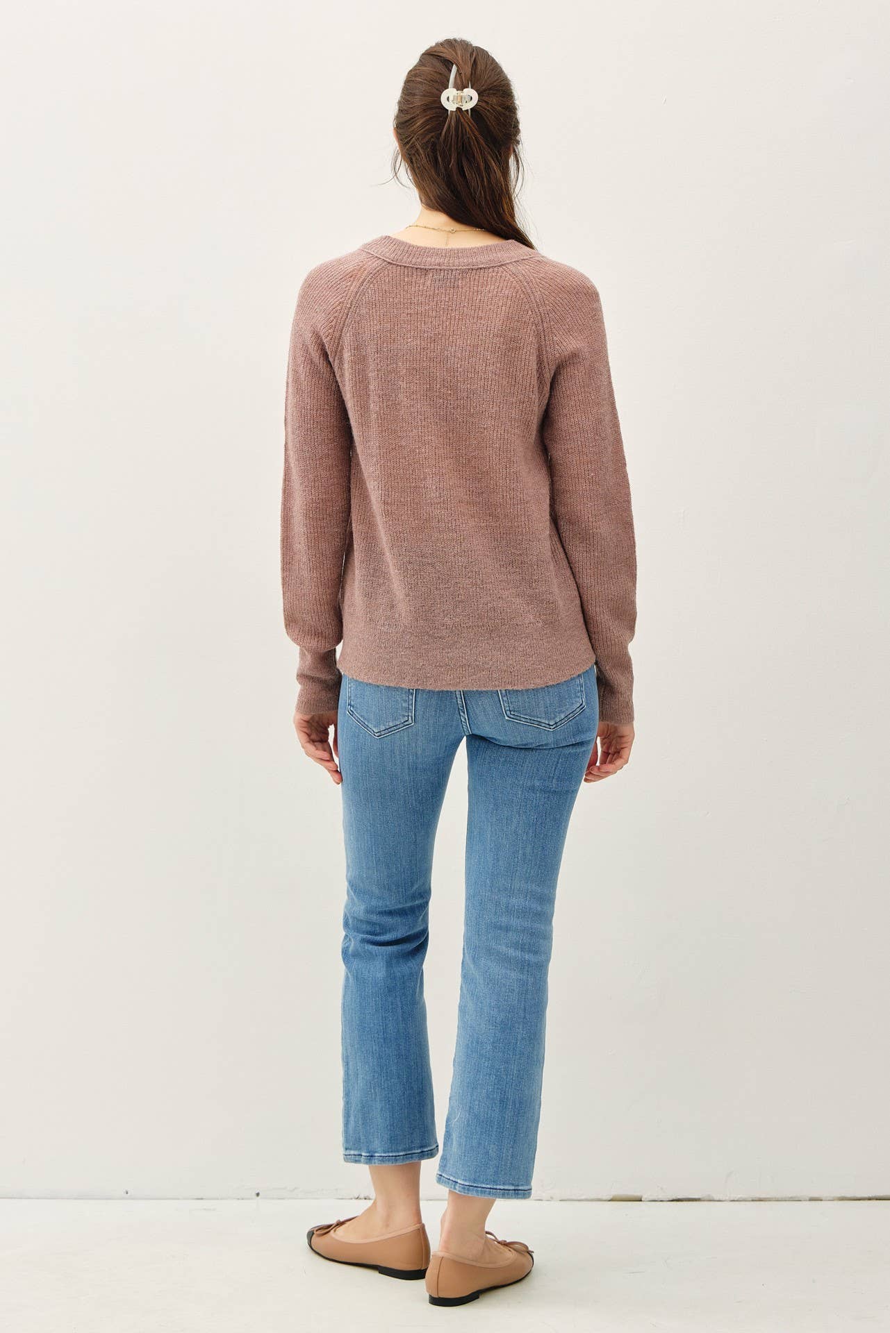WOOL BLEND LIGHTWEIGHT VARSITY STYLE SWEATER