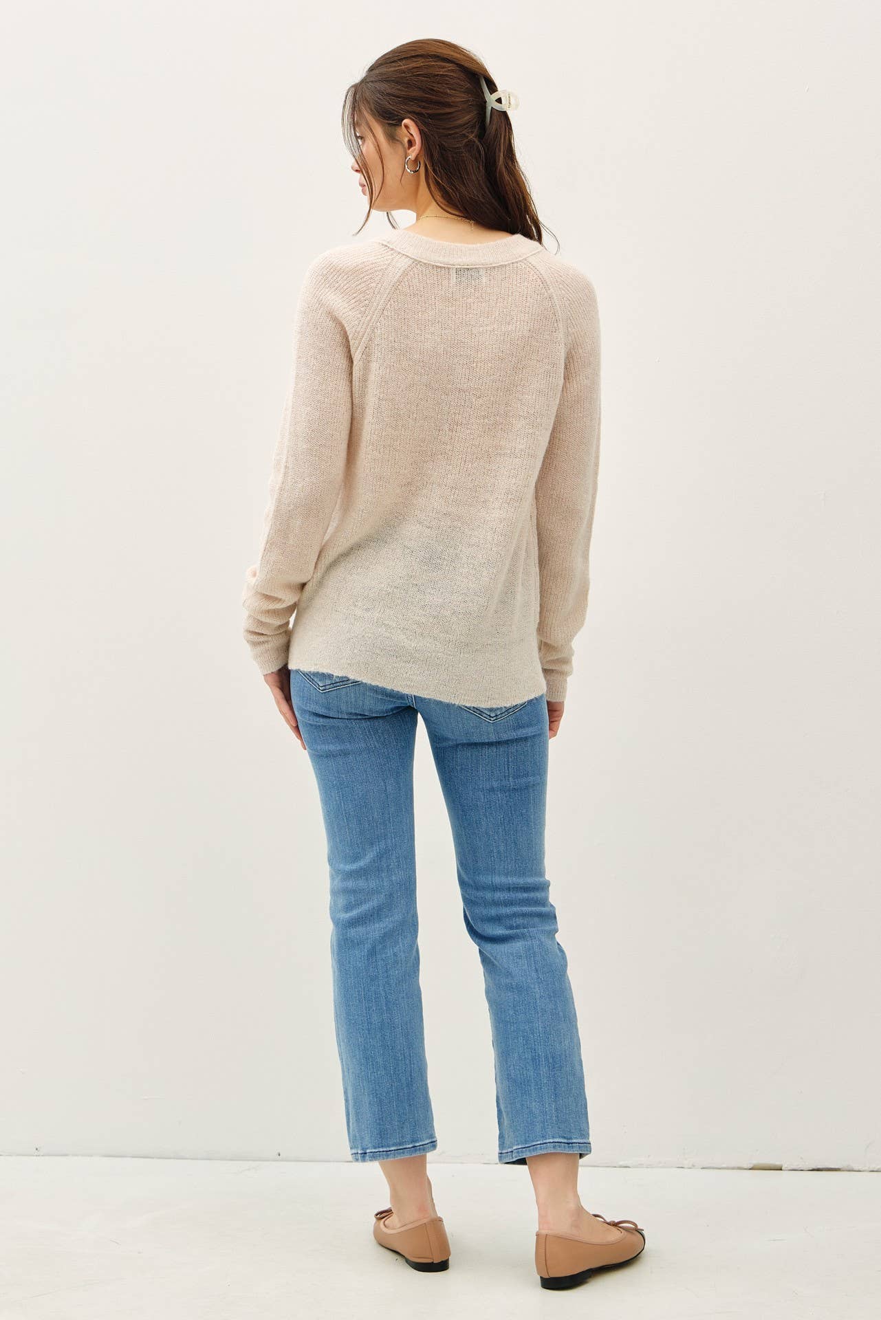 WOOL BLEND LIGHTWEIGHT VARSITY STYLE SWEATER