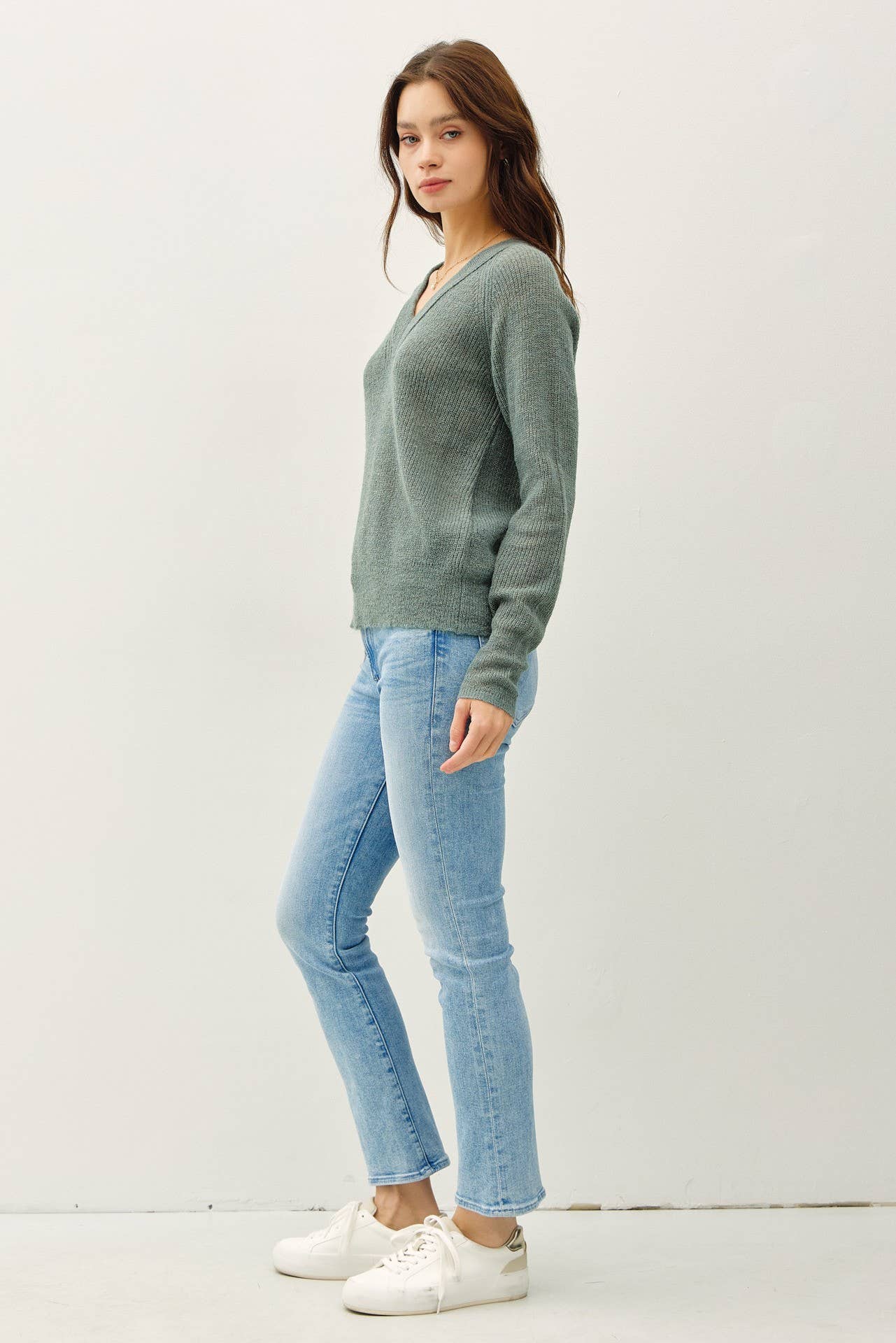 WOOL BLEND LIGHTWEIGHT VARSITY STYLE SWEATER