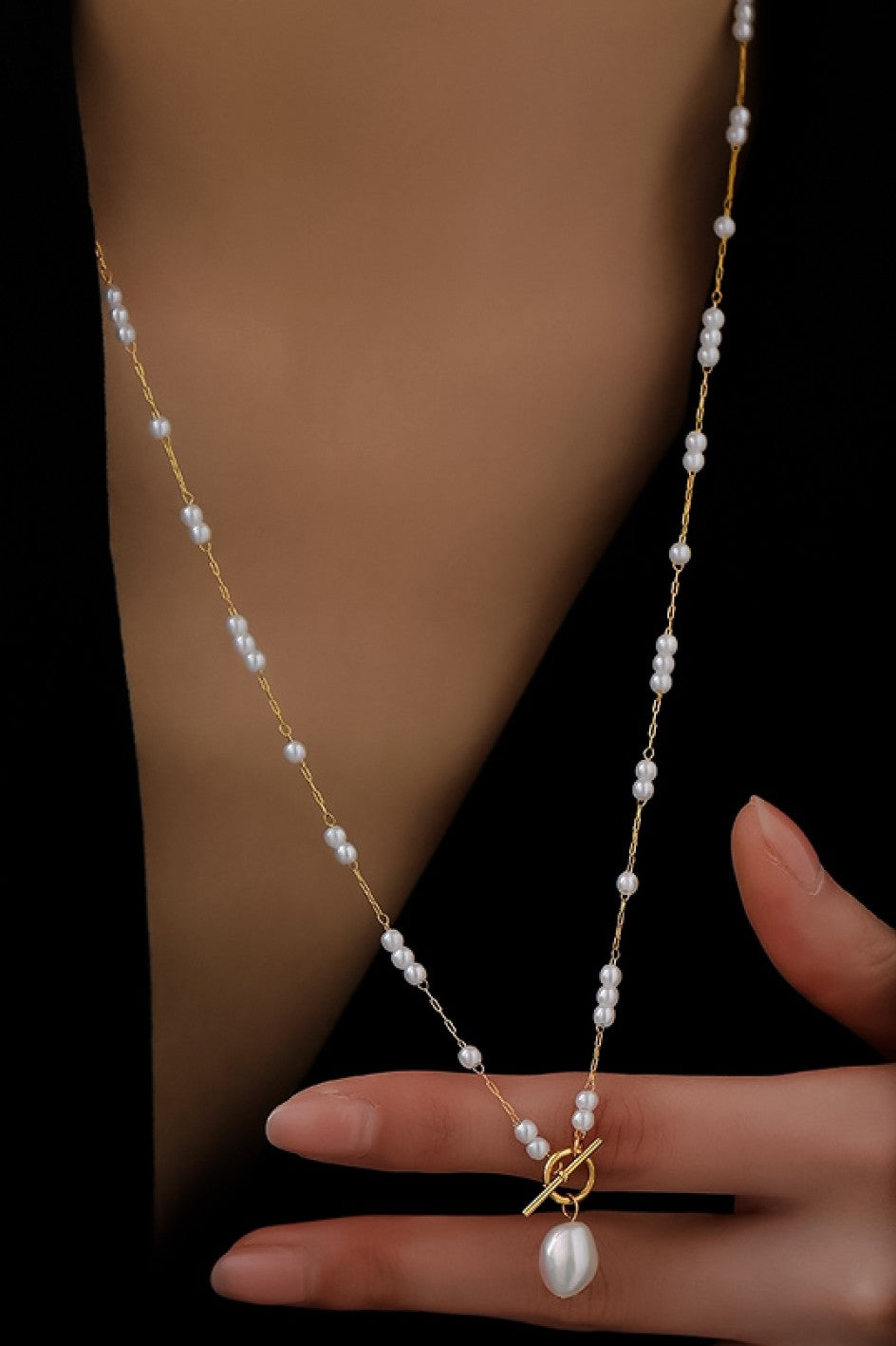 Multi Pearl Clasp Chain